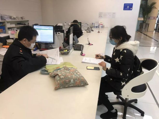 抗擊疫情，寶山市場(chǎng)監(jiān)管“店小二”在行動(dòng)——嚴(yán)把消毒器械銷(xiāo)售關(guān)